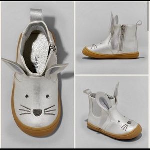 NWT Cat & Jack Silver Bunny Boots